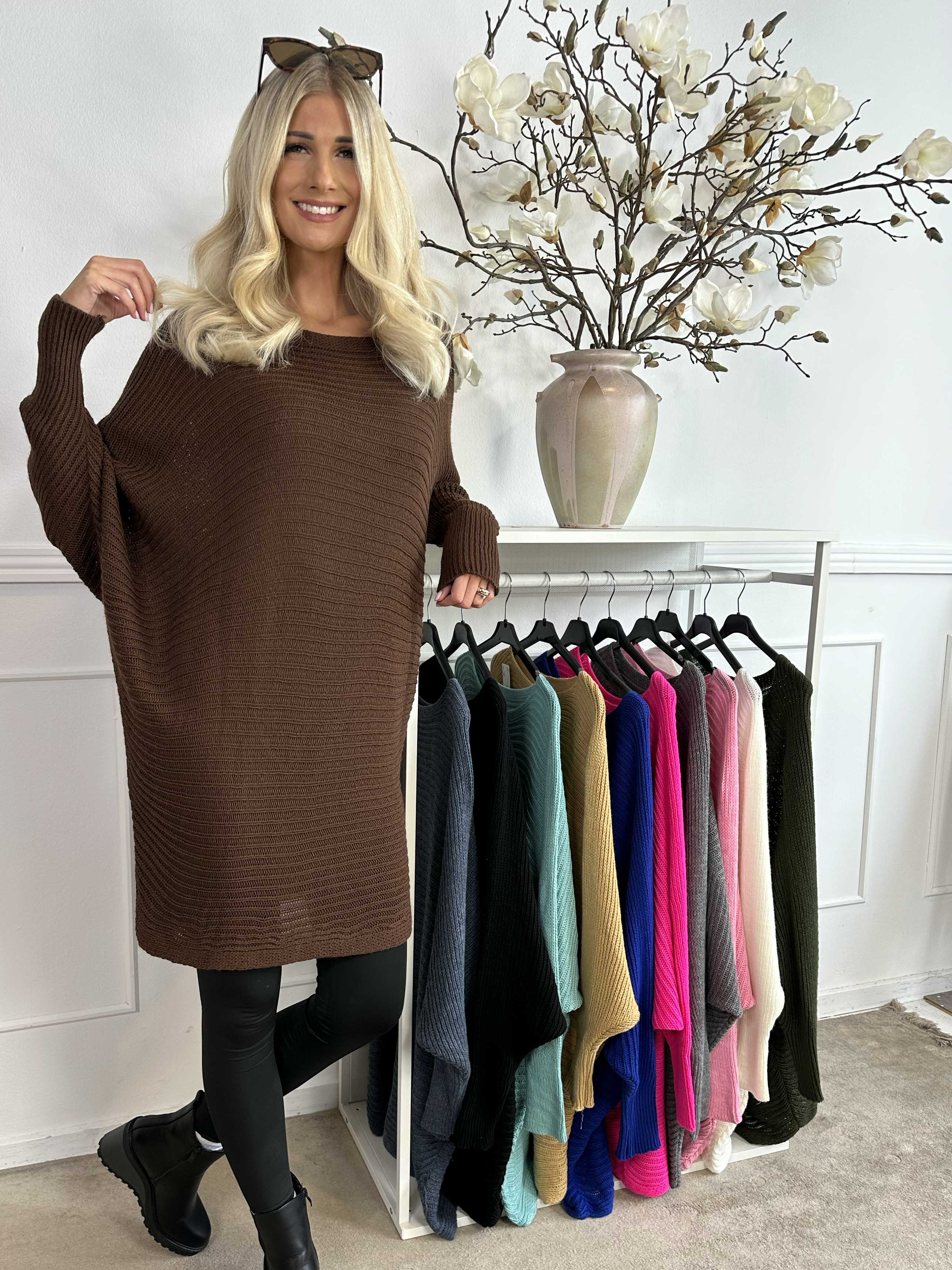 Gabbi - Oversized stickat med fladdermusärmar